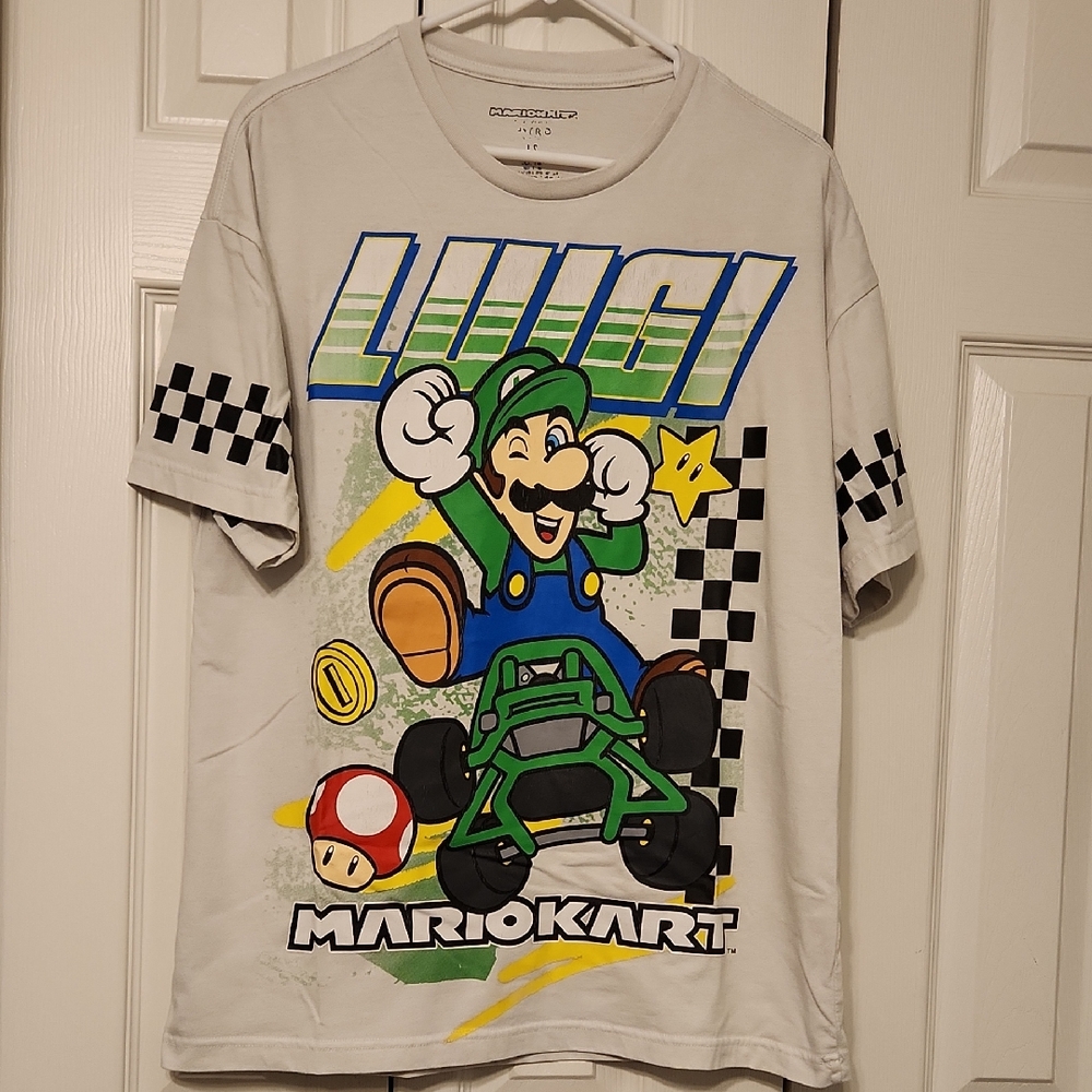 Nintendo Luigi Mario Kart Racing Graphic Tee Size L